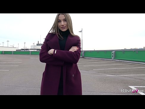 ❤️ ドイツ人スカウトマンは、夢のようにスティール、駐車場のテルテル、お金のためのセクシーに触れることです。 ️ セックスビデオ ❌️