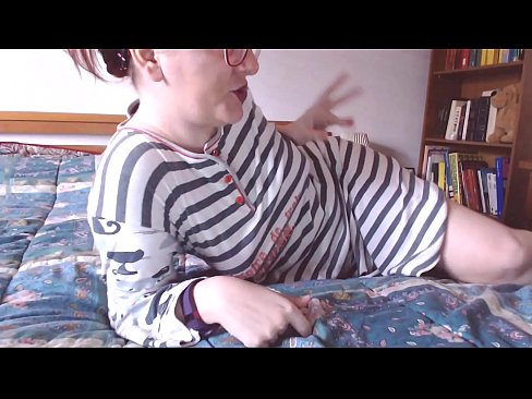 ❤️ この大きな黒いチンコを口に含む小さな奴隷 ️ セックスビデオ ❌️