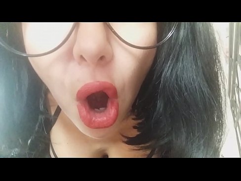 ❤️ ハニー、義理の母が今日は学校に行かせてくれないの...。って、そんなことあるわけないだろ...。 ️ セックスビデオ ❌️